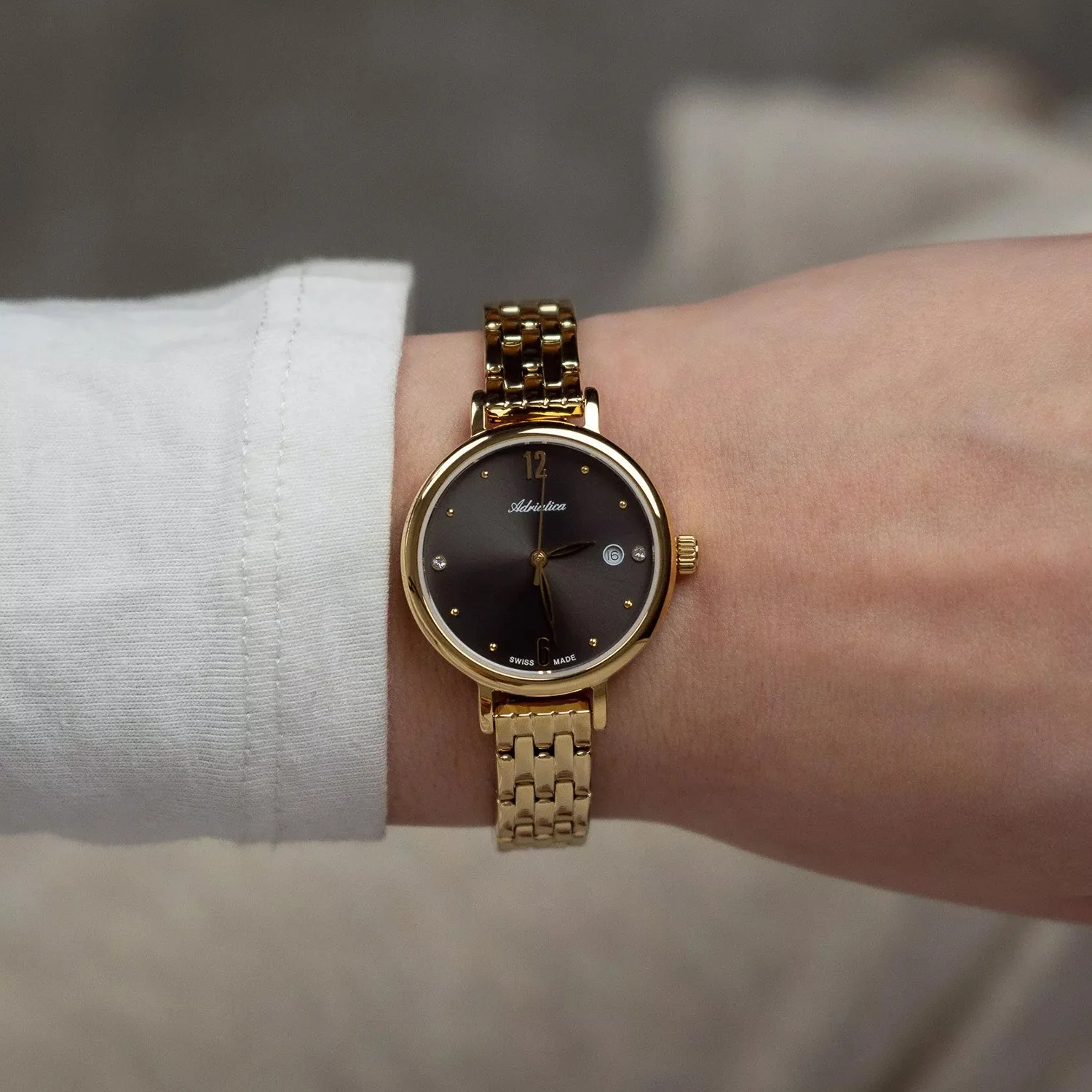 Essence Women Quartz Gun Dial Analog Stainless Steel Watch A3830.1176Q - Image 4