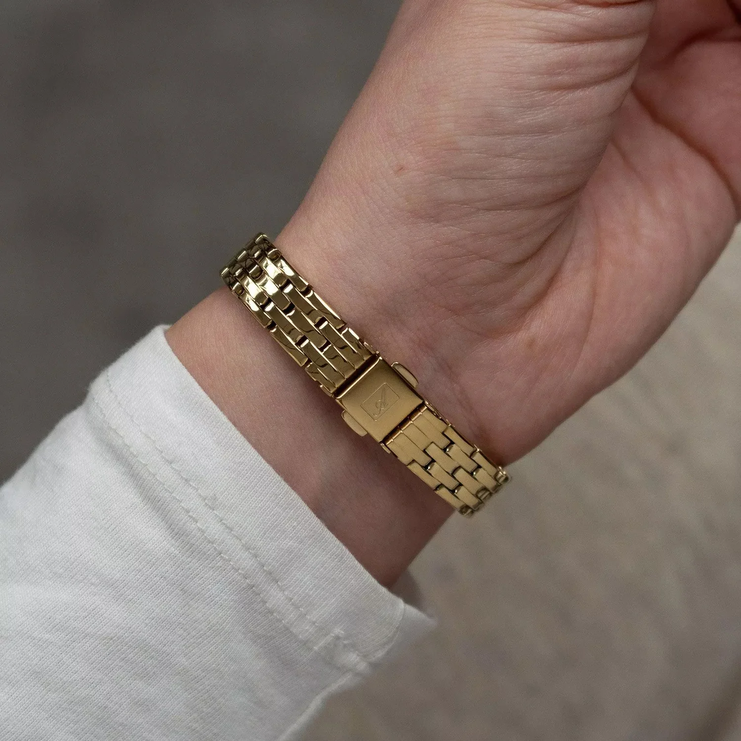 Essence Women Quartz Gun Dial Analog Stainless Steel Watch A3830.1176Q - Image 6