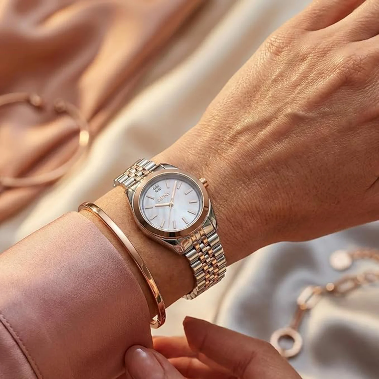 Nolita Midi Women Quartz White Mother Of Pearl Dial Analog Stainless Steel Watch DK1L029M0095 - Image 5