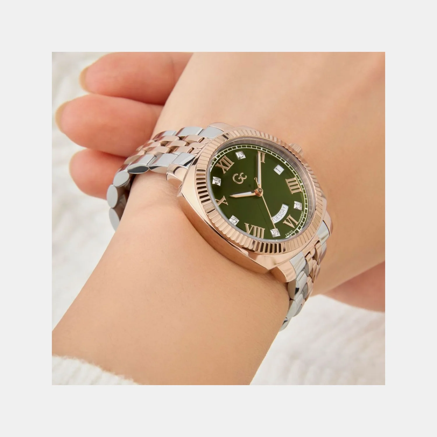 Gc Flair Coussin Lady Women Quartz Green Dial Analog Stainless Steel Watch Z44004L3 - Image 8
