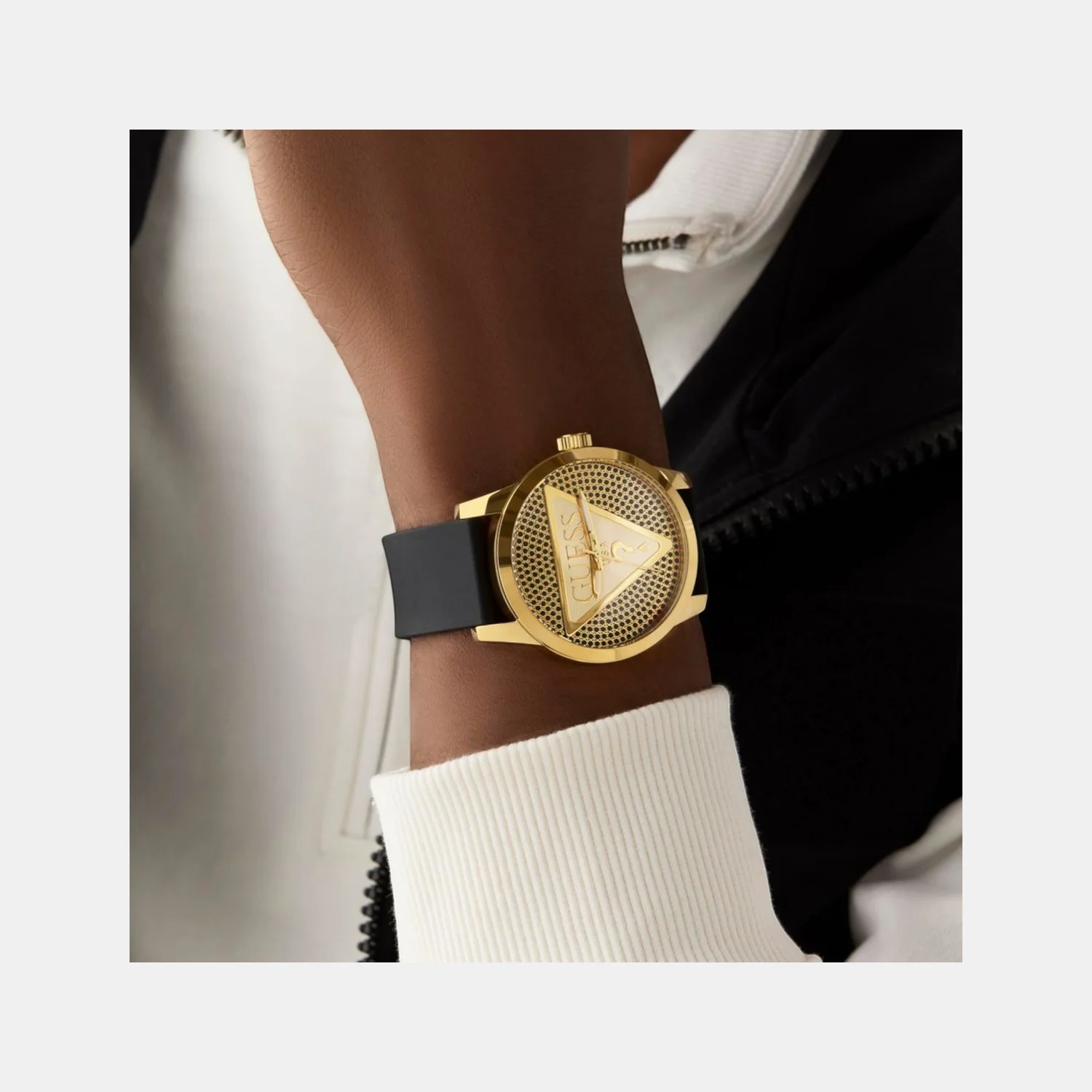 Badge Men Quartz Black Dial Analog Silicone Watch GW0916G1 - Image 4