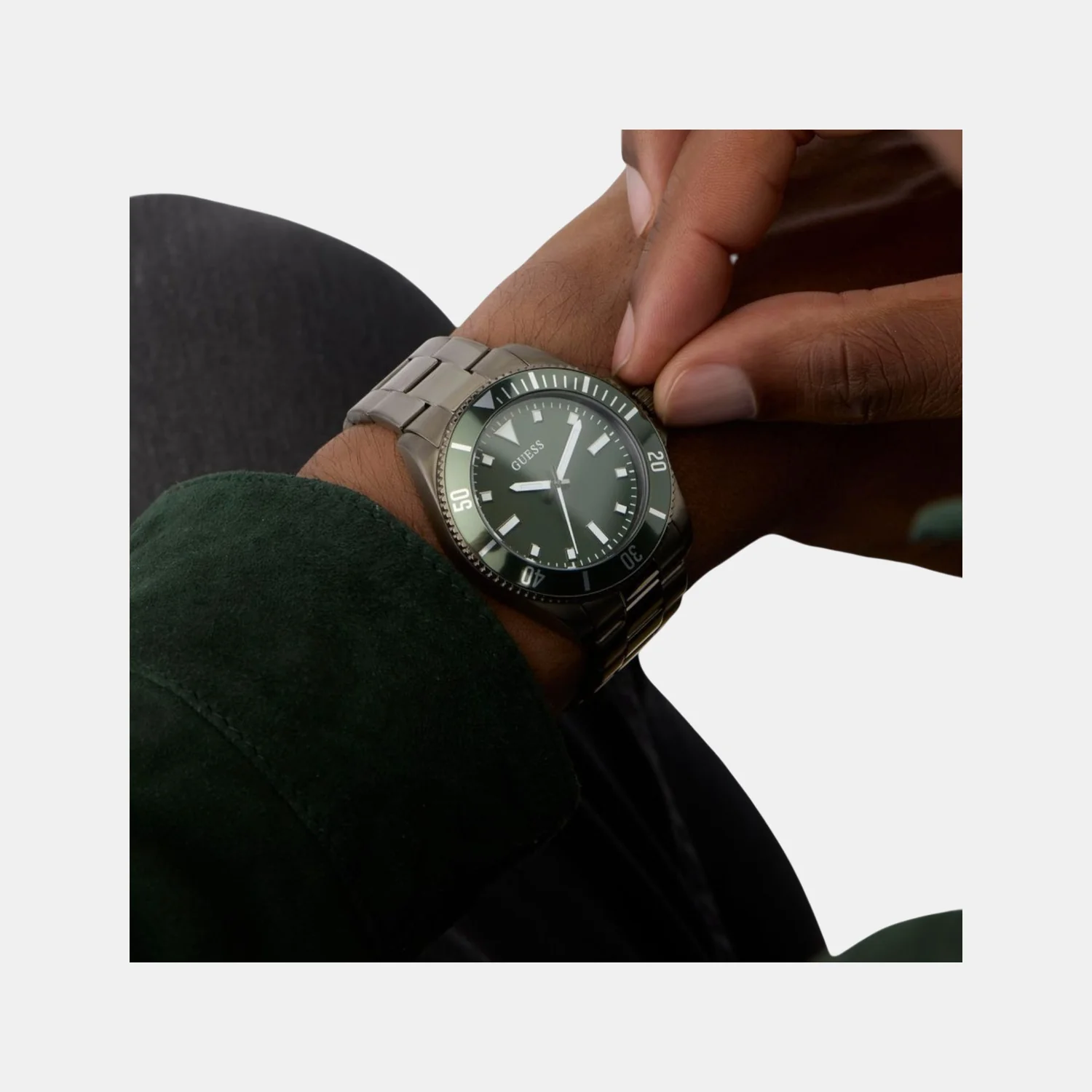 Cliff Men Quartz Green Dial Analog Stainless Steel Watch GW0968G3 - Image 5