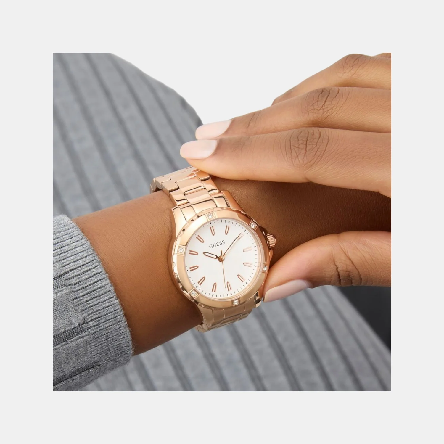 Mist Women Quartz White Dial Analog Stainless Steel Watch GW0948L5 - Image 6