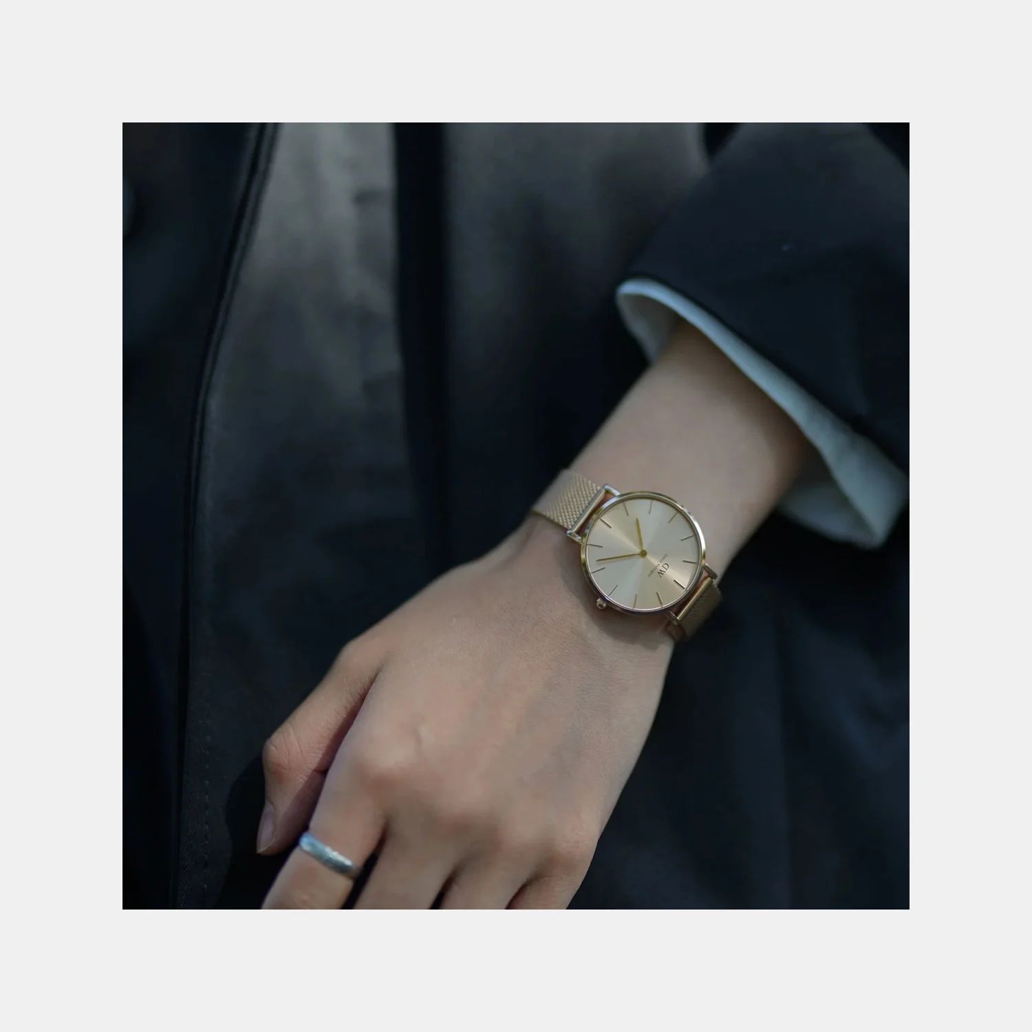 Women Quartz Gold Dial Analog Mesh Watch DW00100473K - Image 3