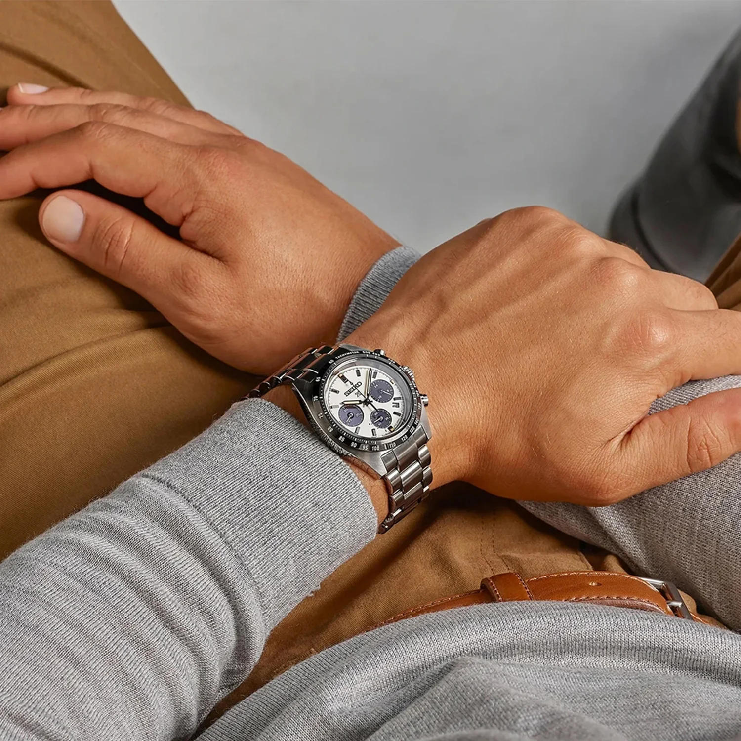 Prospex Men Solar White Dial Chronograph Stainless Steel Watch SSC961P1 - Image 5